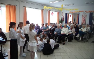 ANYÁK NAPJA A GONDOZÁSI KÖZPONTBAN