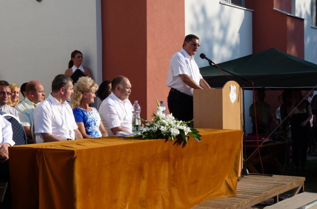 ÁTADTÁK A ZRINYI ISKOLA FELÚJÍTOTT ÉPÜLETEIT