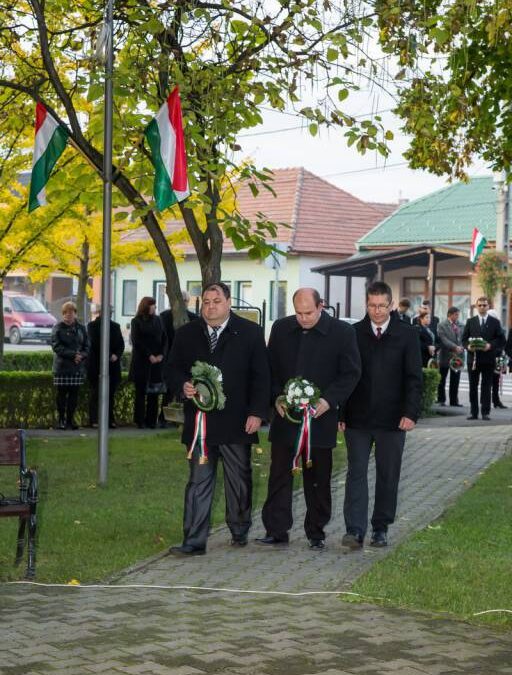 KOSZORÚZÁS NEMZETI ÜNNEP ALKALMÁBÓL