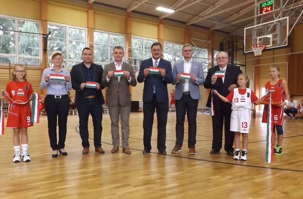 ÁTADÁS A SPORTKÖZPONTBAN