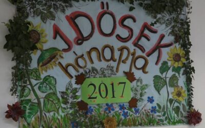 AZ IDŐSEKET KÖSZÖNTÖTTÉK A GONDOZÁSI KÖZPONTBAN