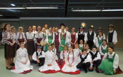 TÁNCHÁZTALÁLKOZÓN A SZENT LÁSZLÓSOK