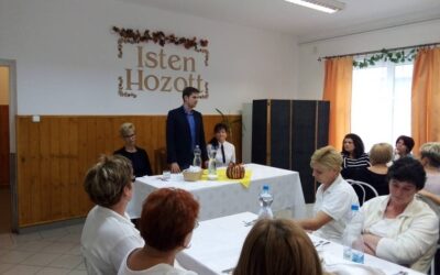 TISZTELET A SZOCIÁLIS TERÜLETEN DOLGOZÓKNAK