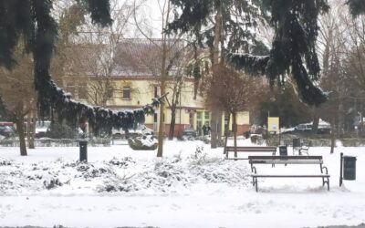 Fehérbe öltözött a város