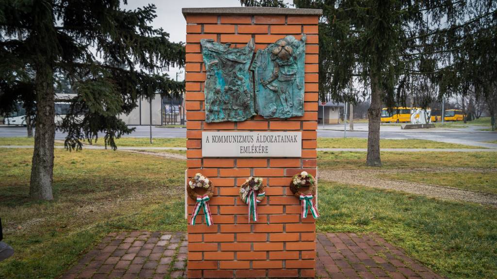 KOSZORÚZÁS EMLÉKNAPON