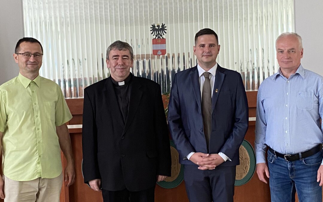 Az új római katolikus Atyával találkozott a polgármester