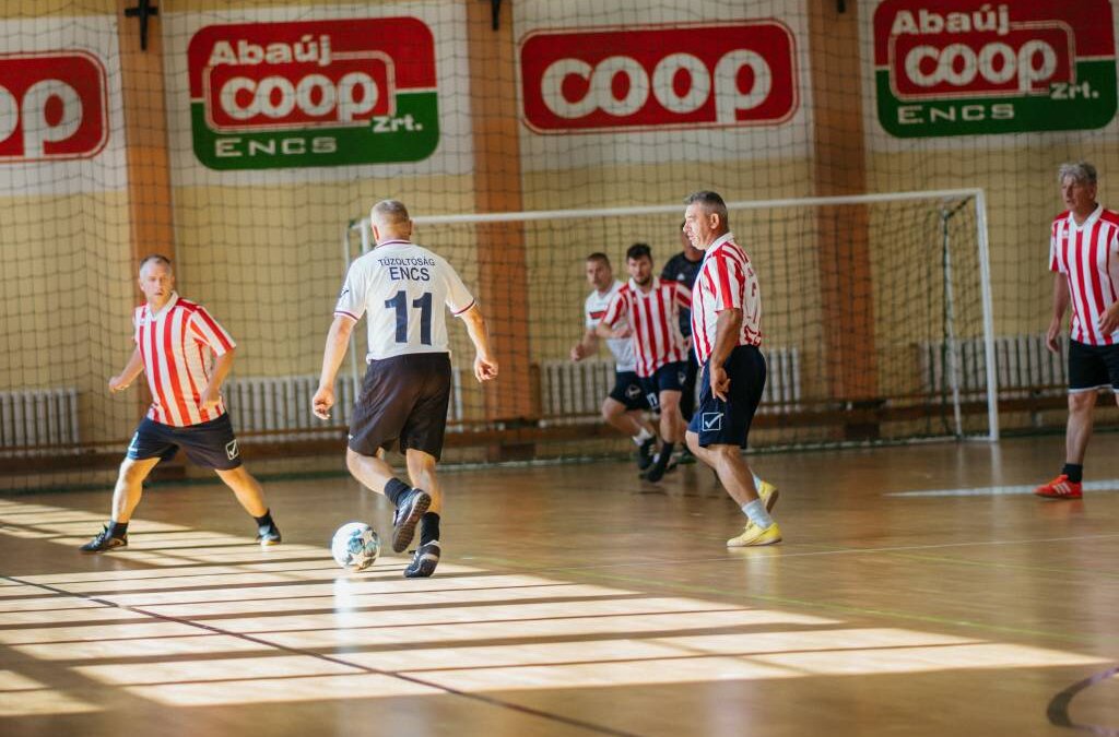KUSZKÓ SÁNDOR EMLÉKTORNA
