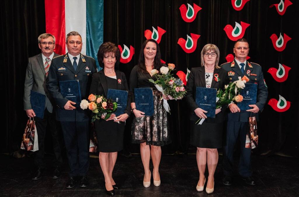 ENCS VÁROS KITÜNTETETTJEI